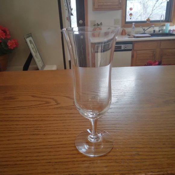 Parfait Glass, with Stem and Foot - Picture 2 of 4